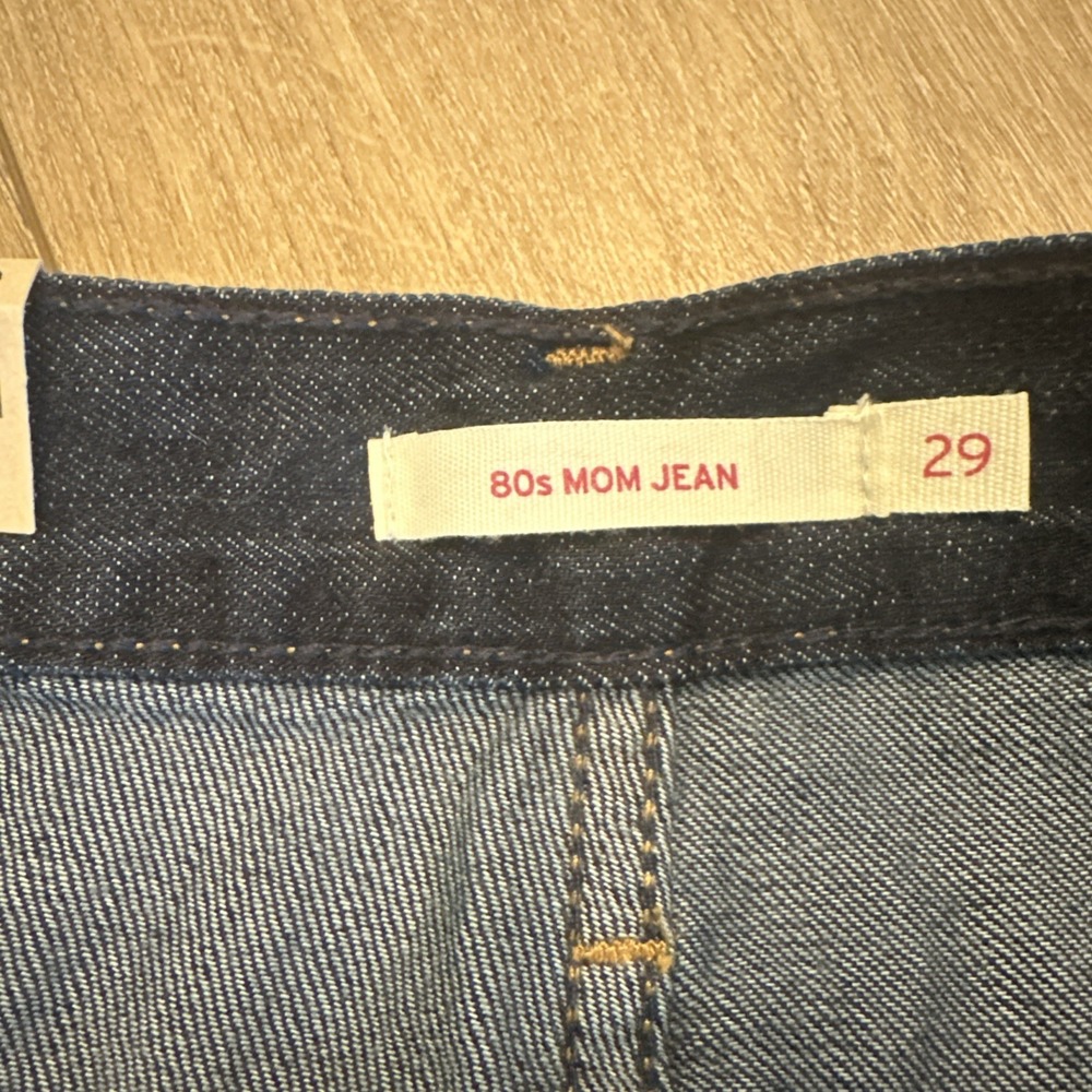 Levi's 80s Mom Jeans High Rise Relaxed Fit Tapered Leg‎ Dark Wash Normcore NEW - Picture 4 of 12